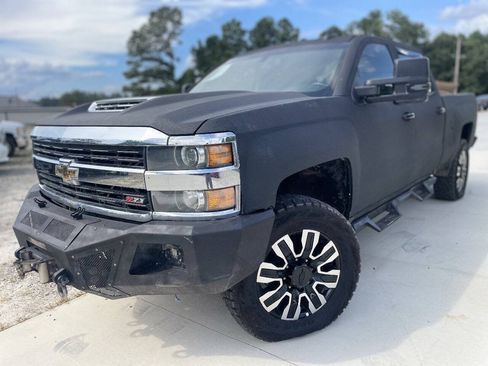 Used 2017 Chevrolet Silverado 2500 LT w/ LT Convenience Package AWD/4WD image 4