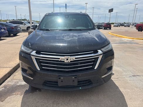 Used 2023 Chevrolet Traverse LT w/ LPO, Floor Liner Package FWD image 2