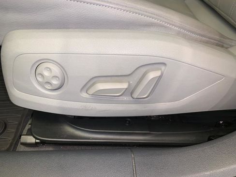 Used 2019 Audi A4 2.0T Premium w/ Convenience Package image 17