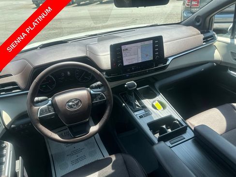 Used 2021 Toyota Sienna Platinum FWD image 12