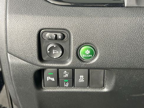 Used 2022 Honda Pilot Touring image 10