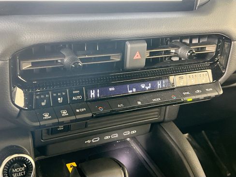 Used 2024 Toyota Land Cruiser image 15