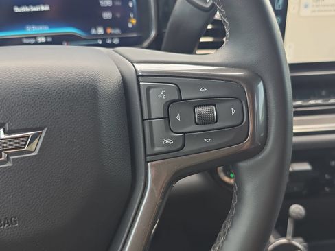 Used 2024 Chevrolet Silverado 2500 ZR2 w/ Technology Package AWD/4WD image 15