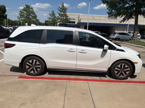 Used 2025 Honda Odyssey EX-L image 4