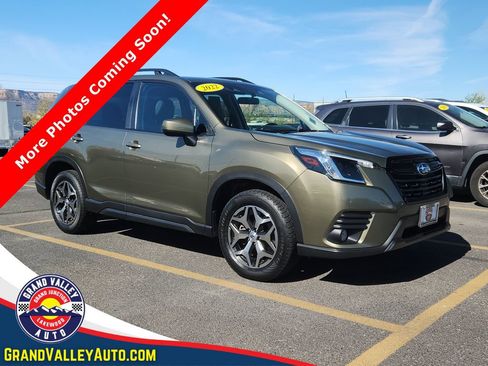 Used 2022 Subaru Forester Premium image 1