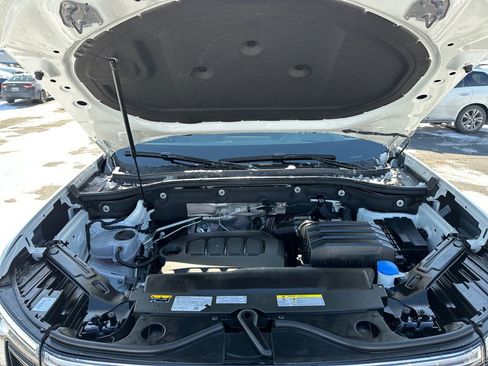 Used 2025 Volkswagen Atlas Cross Sport SEL image 27