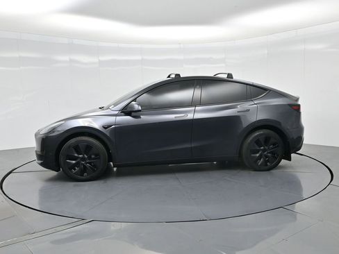 Used 2025 Tesla Model Y Long Range image 10