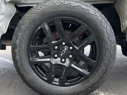 Used 2022 Chevrolet Silverado 1500 RST w/ Convenience Package II AWD/4WD image 16