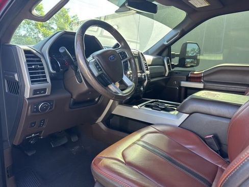 Used 2019 Ford F250 King Ranch w/ King Ranch Ultimate Package AWD/4WD image 2