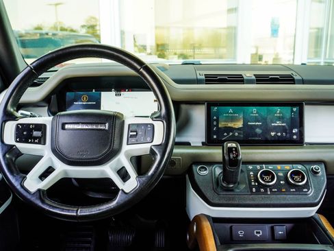 Used 2021 Land Rover Defender 110 X-Dynamic HSE image 17