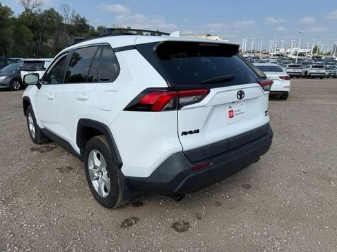 Used 2021 Toyota RAV4 XLE w/ Convenience Package AWD/4WD image 3