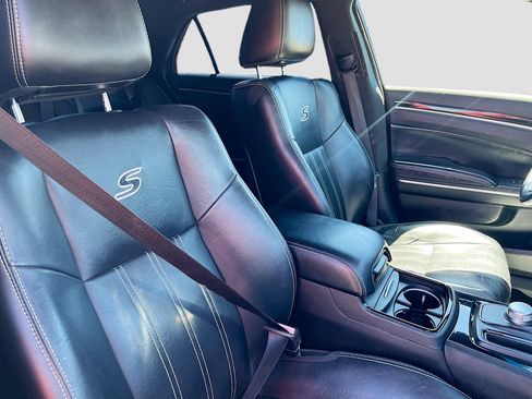 Used 2022 Chrysler 300 S RWD image 31