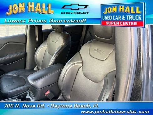 Used 2019 Jeep Cherokee Limited image 19