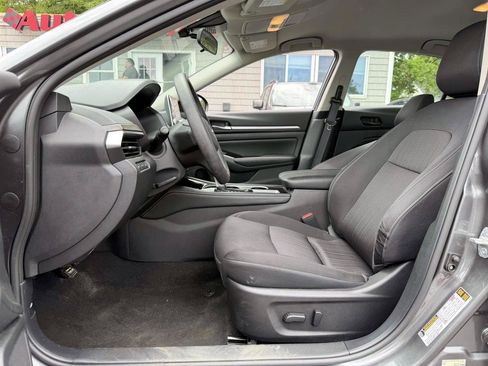 Used 2023 Nissan Altima 2.5 SV FWD image 9