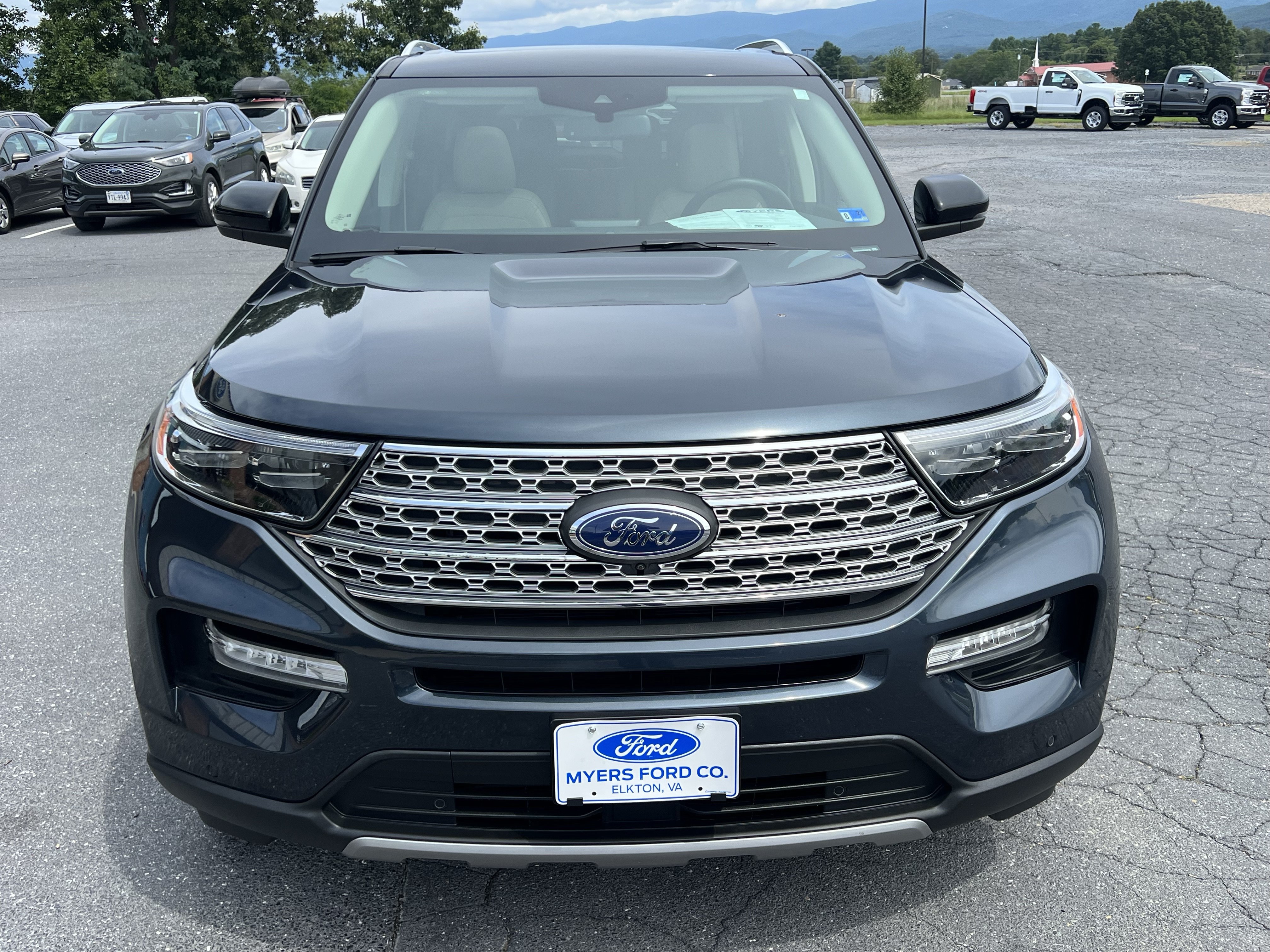 Used 2024 Ford Explorer Limited w/ Equipment Group 301A AWD/4WD image 4