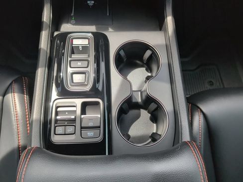 Used 2025 Honda Pilot TrailSport image 30