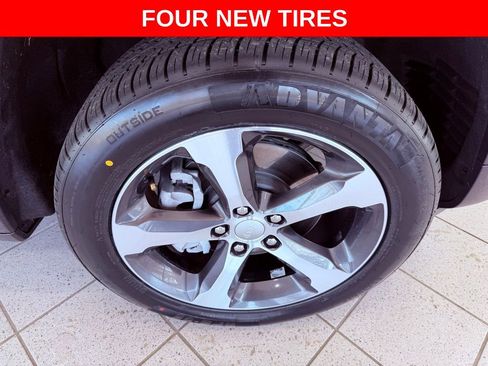 Used 2022 Jeep Grand Cherokee Limited 4xe w/ Luxury Tech Group II image 4