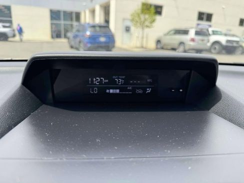 Used 2023 Subaru Crosstrek 2.0i Premium AWD/4WD image 30