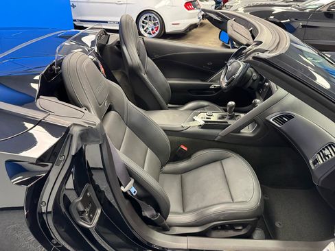Used 2017 Chevrolet Corvette Z06 RWD image 16