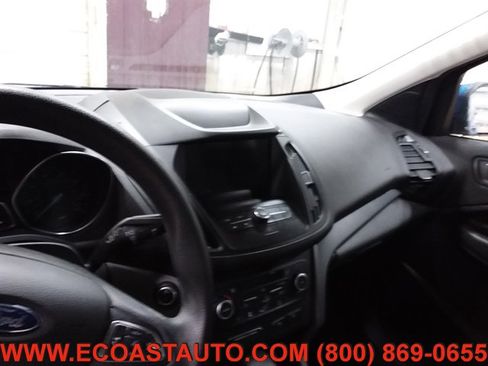 Used 2019 Ford Escape SE image 7