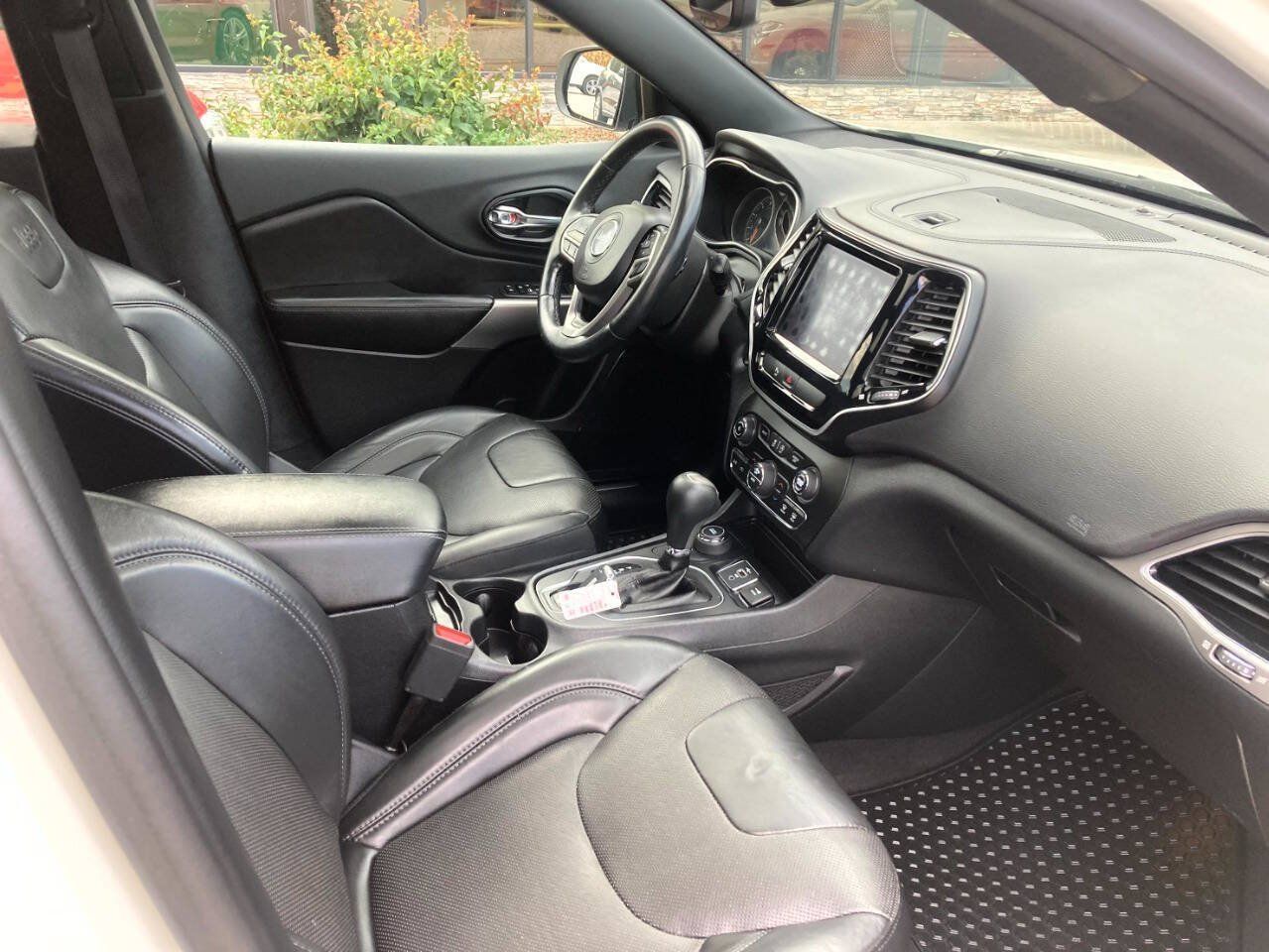 Used 2019 Jeep Cherokee High Altitude AWD/4WD image 12