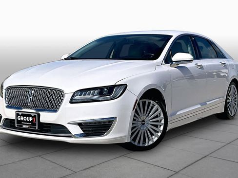 Used 2017 Lincoln MKZ Reserve FWD image 1