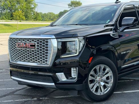 Used 2022 GMC Yukon Denali w/ Advanced Technology Package AWD/4WD image 2
