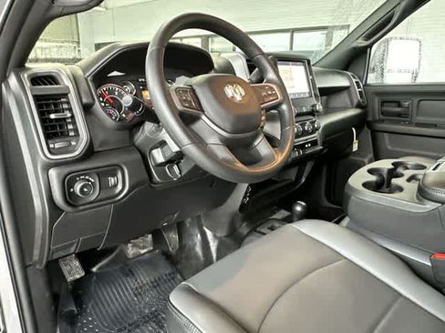 Used 2024 RAM 2500 Tradesman w/ Chrome Appearance Group AWD/4WD image 28