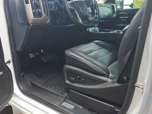 Used 2018 GMC Sierra 3500 Denali AWD/4WD image 3