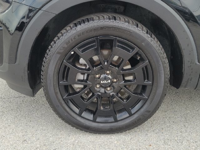 Certified 2022 Kia Telluride SX w/ SX Prestige Package AWD/4WD image 9