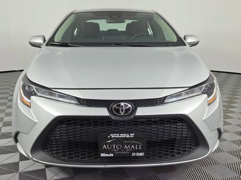Used 2021 Toyota Corolla LE FWD image 2