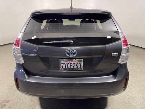 Certified 2017 Toyota Prius V Two FWD image 4