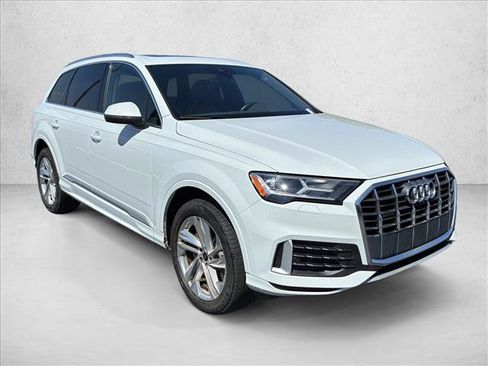 Used 2023 Audi Q7 2.0T Premium w/ Towing Package AWD/4WD image 3