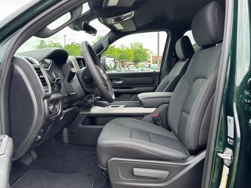 New 2026 RAM 1500 Express AWD/4WD image 13