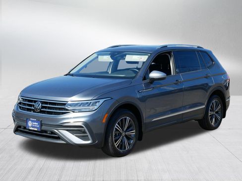 Certified 2024 Volkswagen Tiguan Wolfsburg Edition w/ Panoramic Sunroof Package AWD/4WD image 3