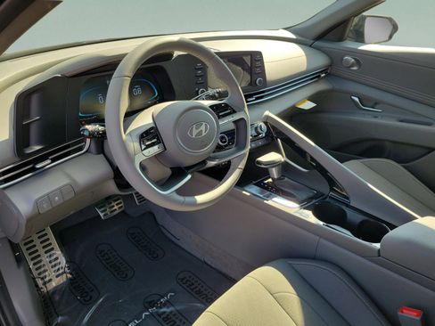 New 2026 Hyundai Elantra SEL Sport image 13