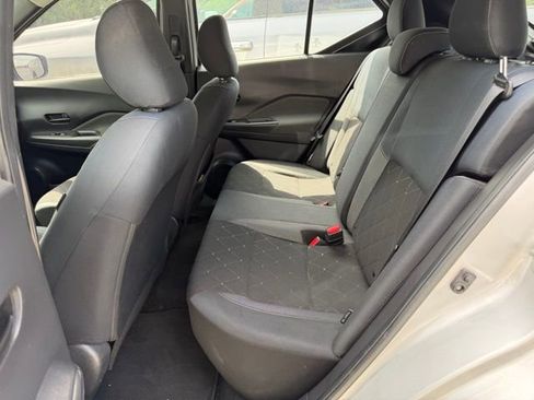 Used 2020 Nissan Kicks S FWD image 8