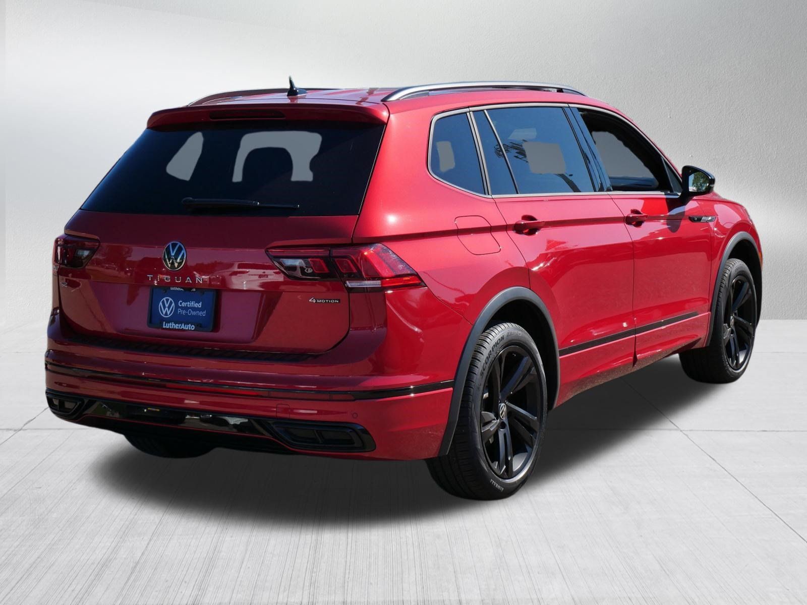Certified 2024 Volkswagen Tiguan SE R-Line AWD/4WD image 7