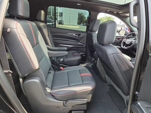 Used 2026 Chevrolet Traverse RS FWD image 16