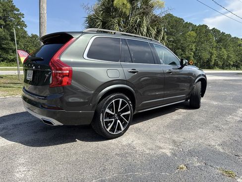Used 2018 Volvo XC90 T6 Momentum w/ Convenience Package AWD/4WD image 4