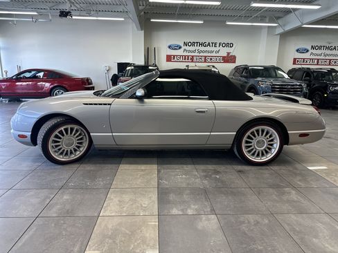 Used 2004 Ford Thunderbird Deluxe image 17