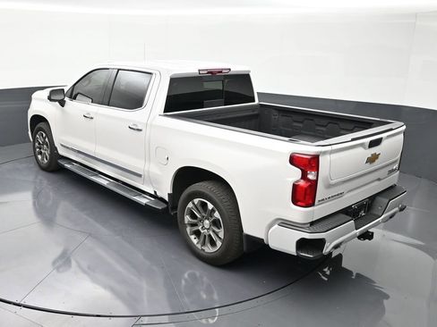 Used 2025 Chevrolet Silverado 1500 High Country w/ Technology Package RWD image 14
