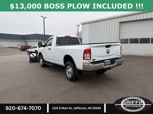Used 2024 RAM 2500 Tradesman w/ Chrome Appearance Group image 10