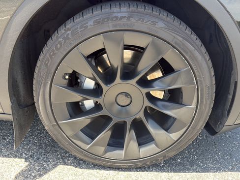 Used 2021 Tesla Model Y Long Range AWD/4WD image 4