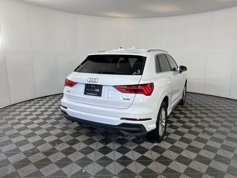 Certified 2025 Audi Q3 2.0T Premium image 10