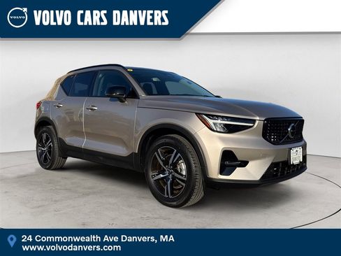 Certified 2023 Volvo XC40 B5 Plus w/ Climate Package image 1
