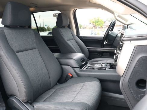 Used 2024 Ford Expedition XLT RWD image 29