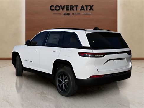 New 2025 Jeep Grand Cherokee Limited image 3