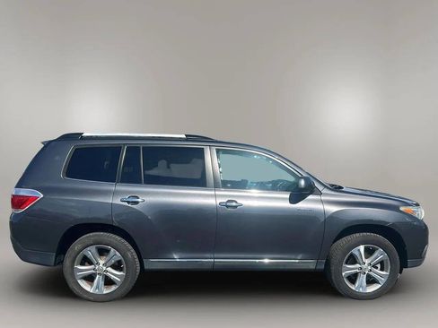 Used 2012 Toyota Highlander Limited w/ Tow Pkg AWD/4WD image 8