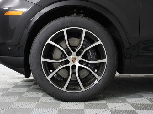 New 2026 Porsche Cayenne image 16